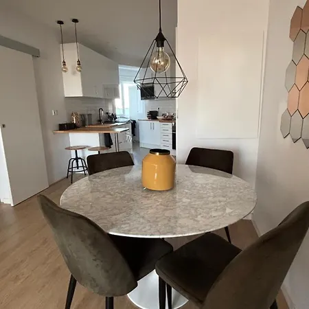 Apartment Cozy For Family And Group Of Friends