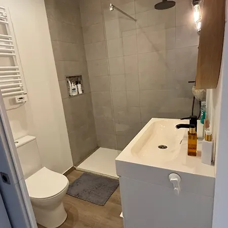 Cozy For Family And Group Of Friends Apartment