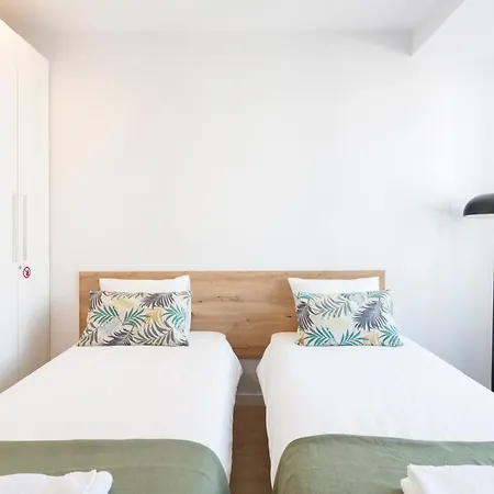 Cozy For Family And Group Of Friends * Linda-a-Velha